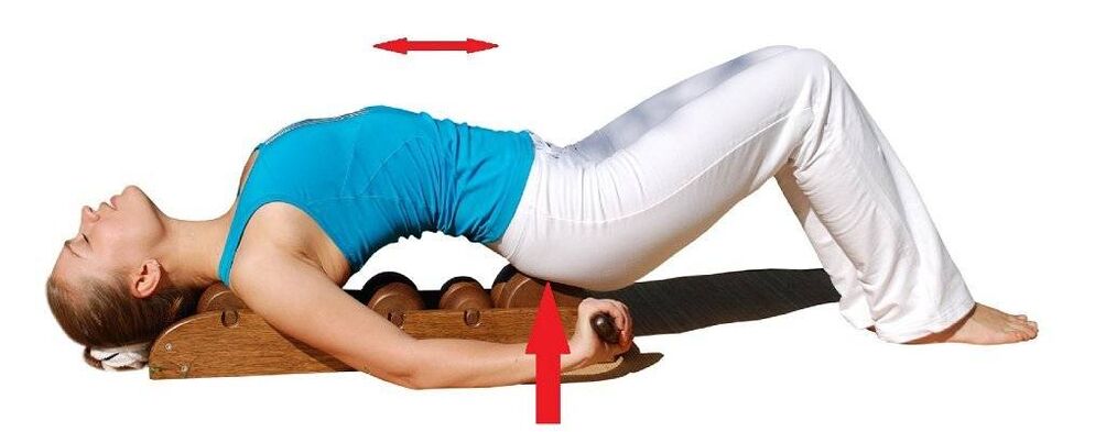 Masseur pour le traitement de l'ostéochondrose de la colonne vertébrale